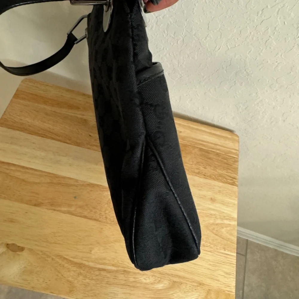 Authentic GUCCI Eclipse GG Black Canvas Shoulder Bag |Tote P0029